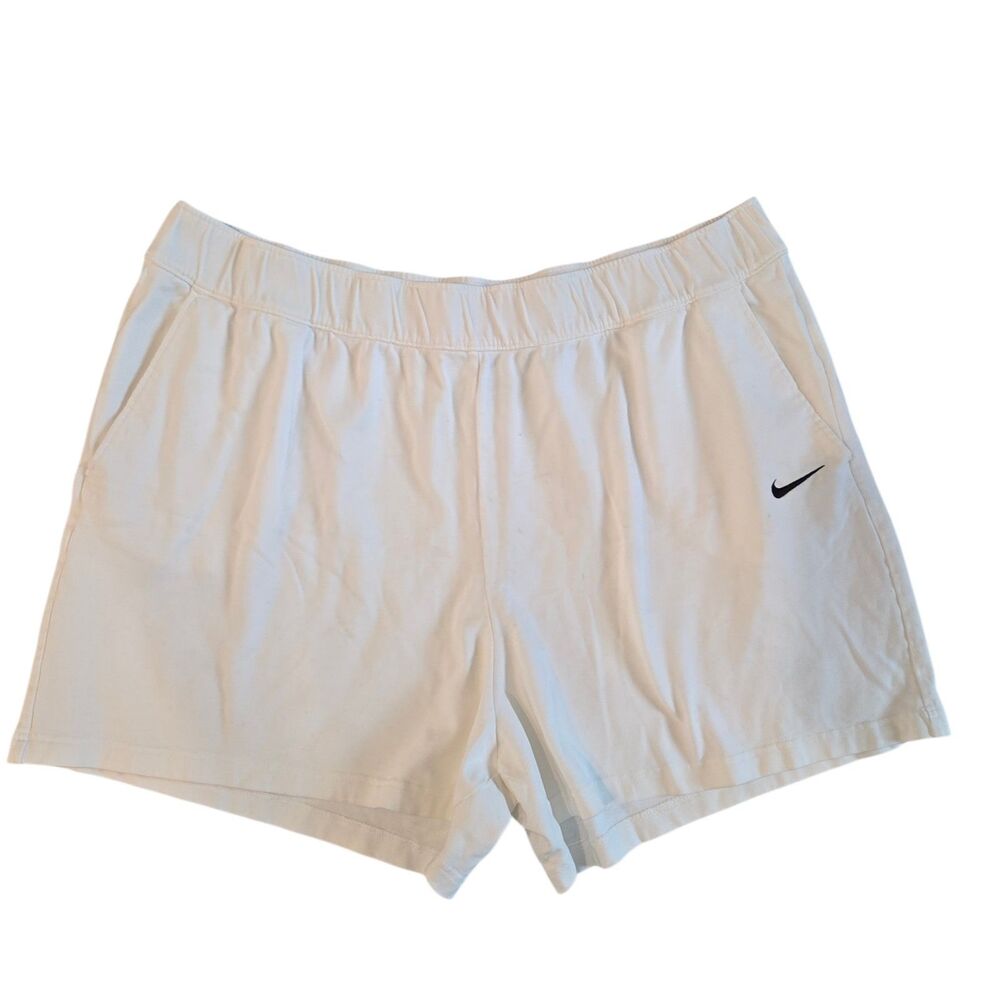 Nike Sportswear, Nike Essential Shorts, Women’s Plus Size Nike, 2X Nike Shorts,